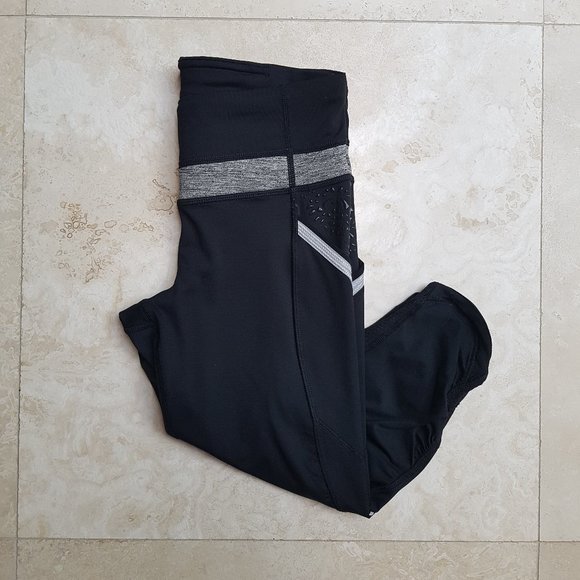NWOT Lululemon Crop Leggings (Black/Grey) - Picture 10 of 10